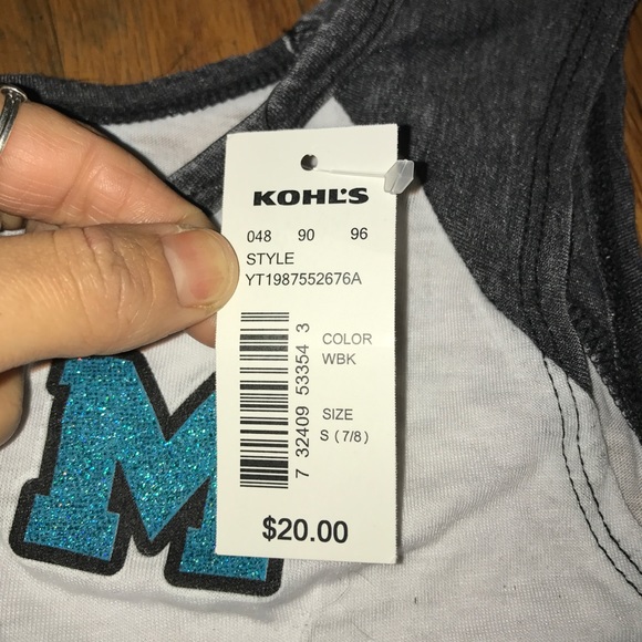 Brand new, Disney Minnie Mouse shirt - Picture 4 of 4